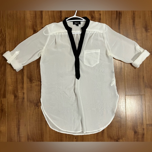 *💜2/20$*IZ Byer| White Sheer Top with Black Trim - Picture 2 of 5